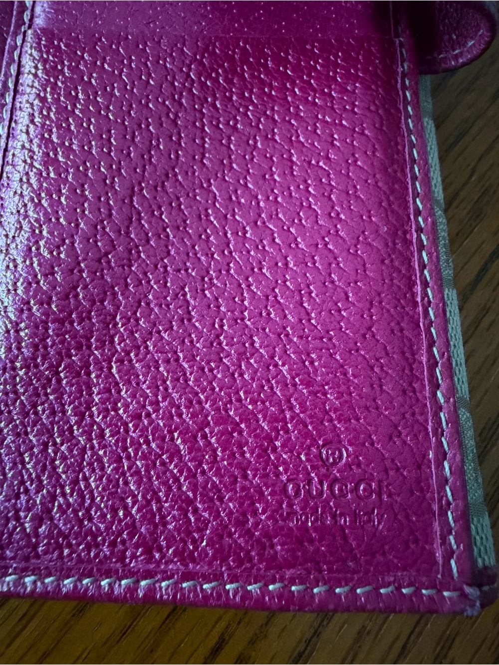 Authentic Gucci Beige Monogram Wallet with Pink Trim. - Picture 4 of 7